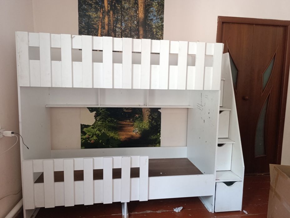 Двухъярусная кровать