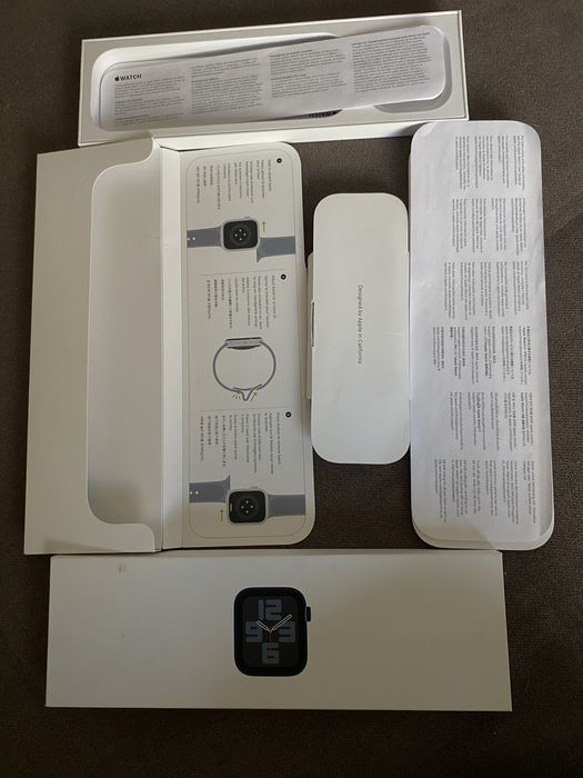 Часы Apple Watch SE 44mm