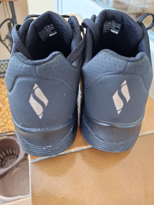 Мъжки кожени маратонки Schecers