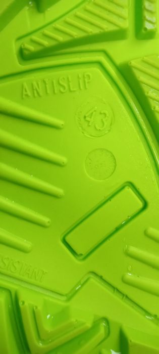 Обувки с бомбе 43