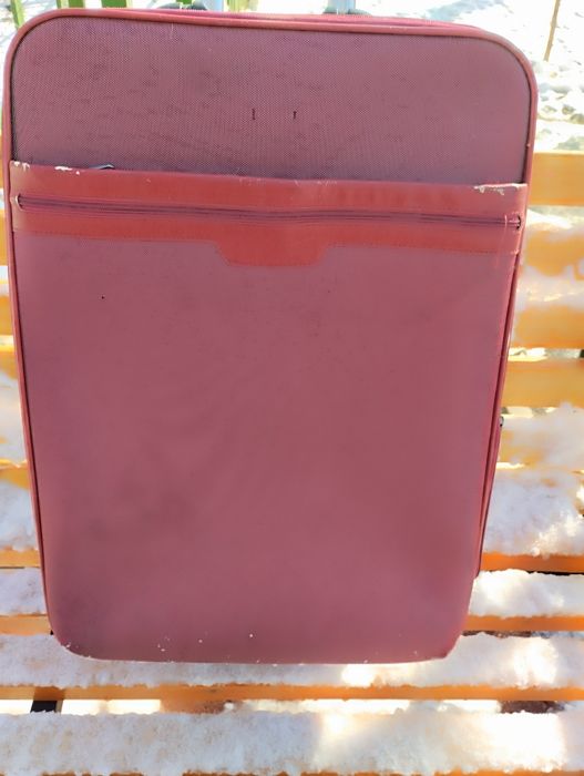 Чемодан, 62.см на 42 см