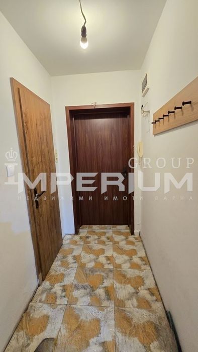 ТОП Студио под наем, Катедралата, гр. Варна * СРЕДЕН ЕТАЖ * КЛИМАТИ *