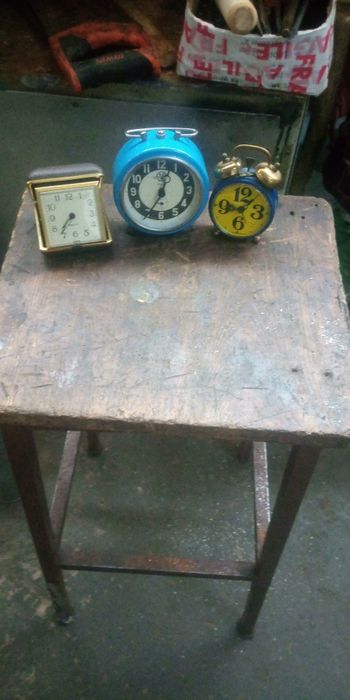 Pendule de perete ,ceasuri deosebite pentru colectionari  sau decor