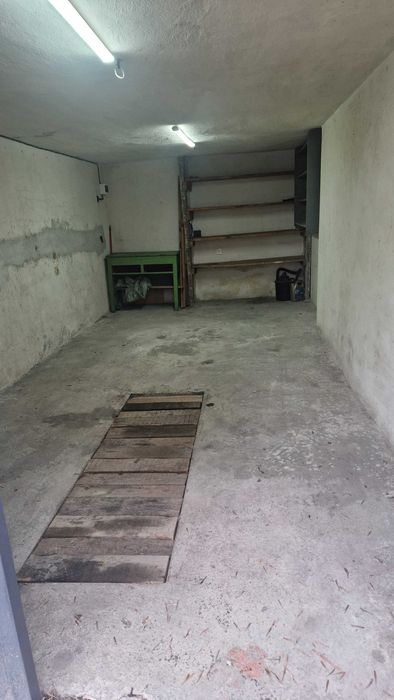 Давам гараж под наем