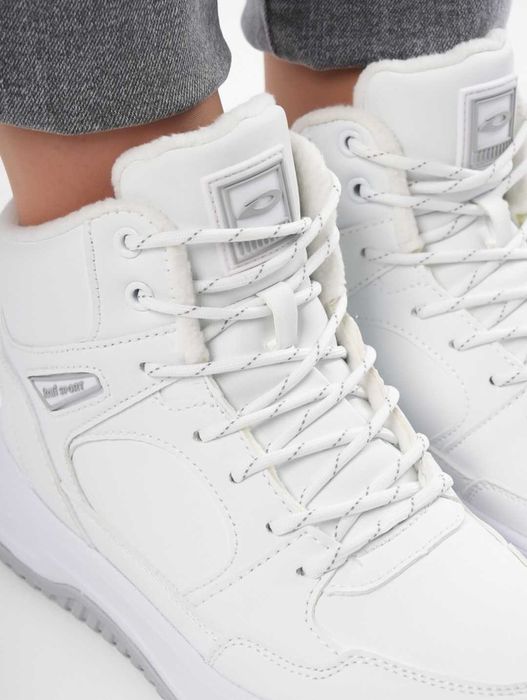 Ботинки женские,белые.