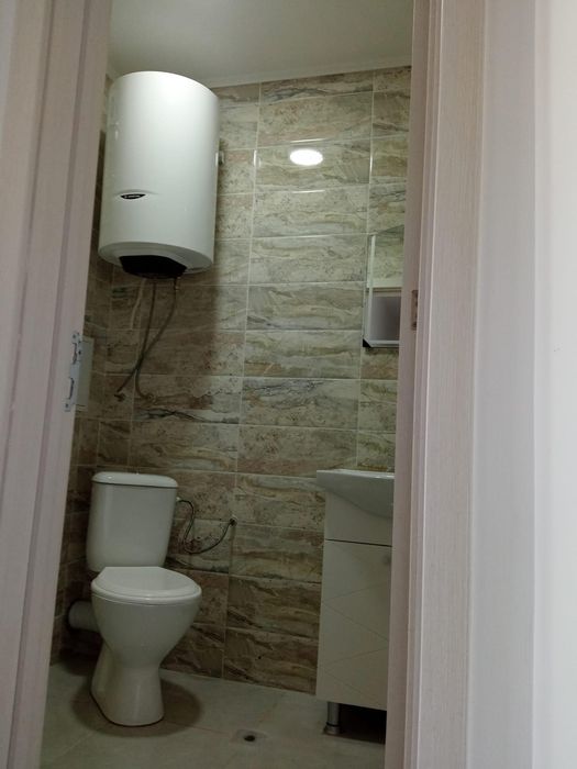 Дава се под наем Едностаен апартамент в Пловдив, Кършияка - 33 кв.м за 281 € - Снимка #2