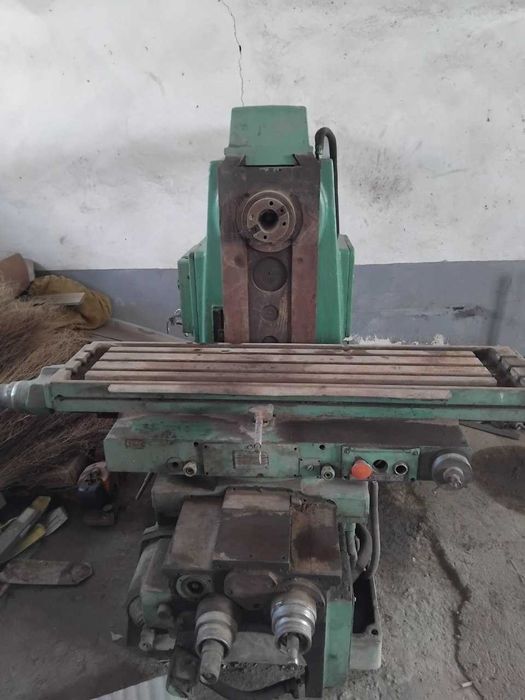 Freza stanok sotiladi