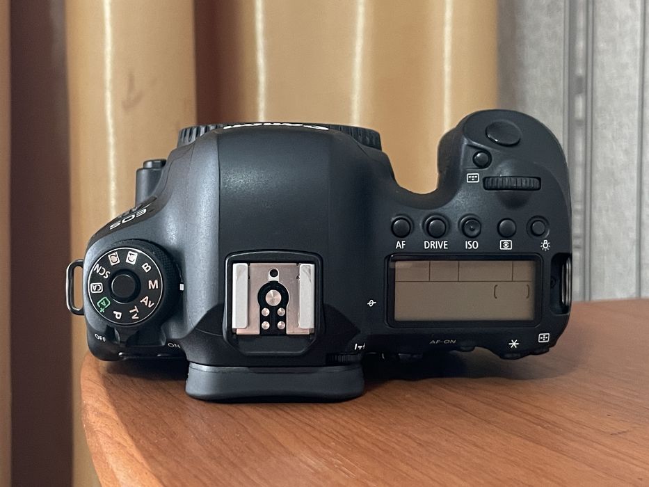 Фотоаппарат Canon EOS 6D Mark II Body