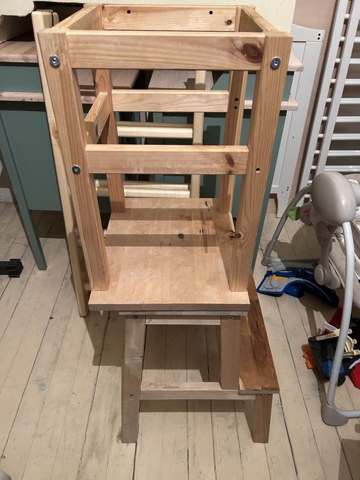 Помощно столче/ заграждение за деца в кухнята