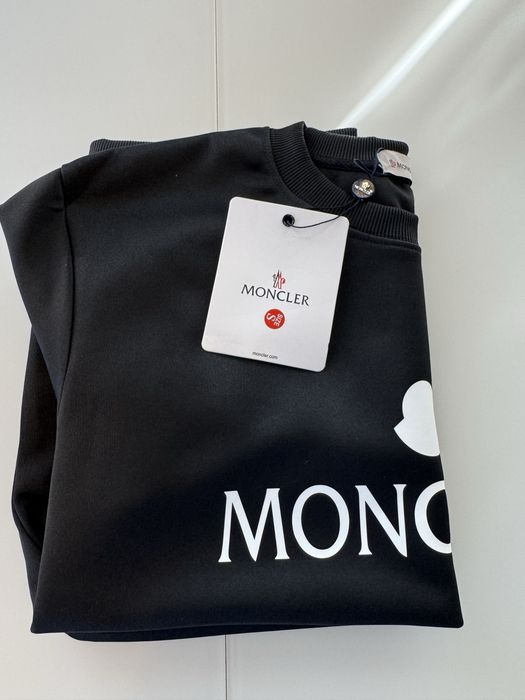 Moncler блуза.