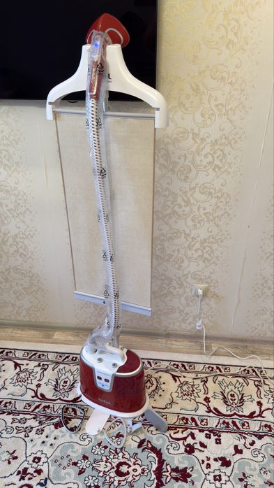 Отпариватель для одежды Tefal IS-8380