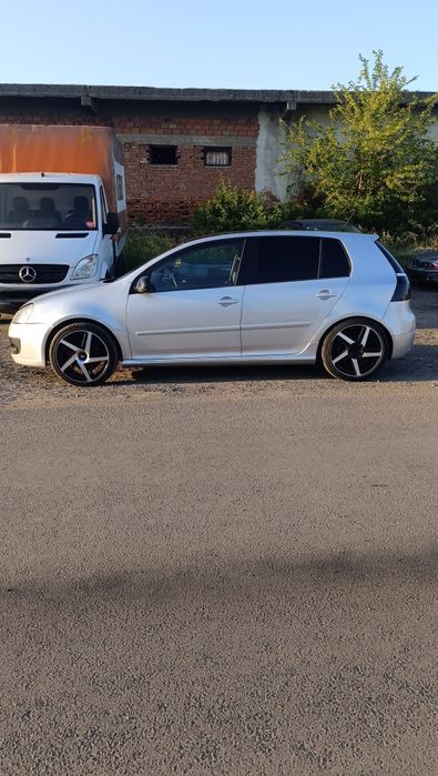 Продавам Голф 5 1.9 105 на ЧАСТИ, имам над 10 голфа (1.4/1.6/1.9 и 2.0