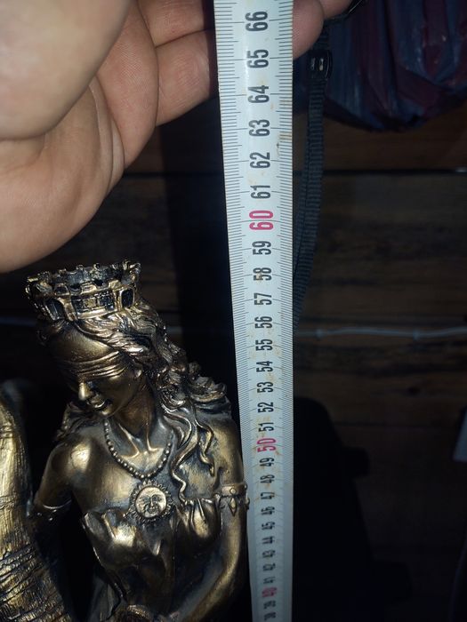 Статуетка с часовник и др.