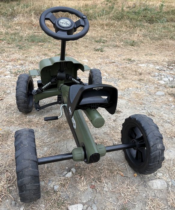 Kart  cu pedale Jeep Berg