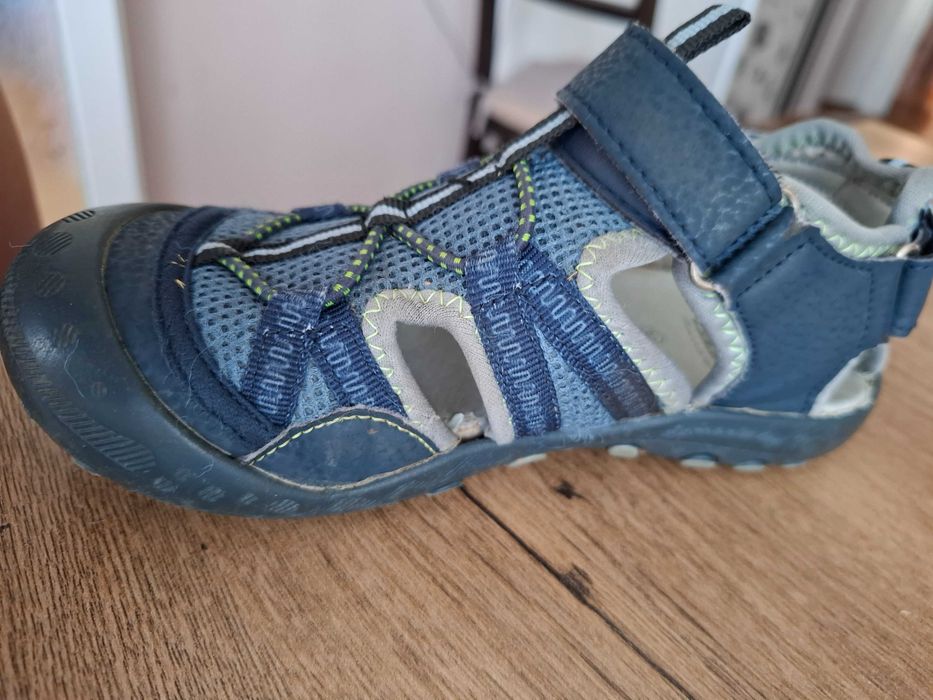 Сандали Тъмносин