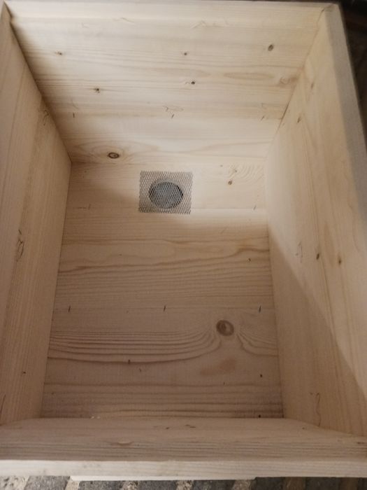 Producator lazi de albine