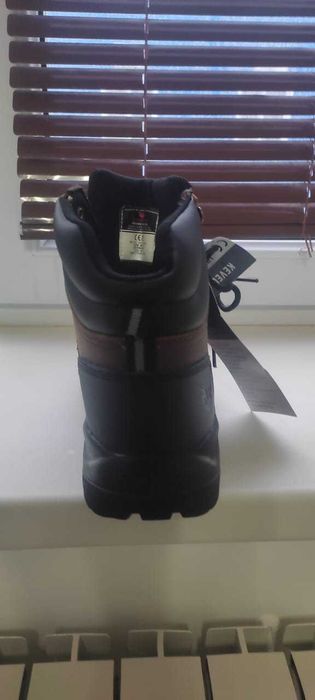 Продам спецобувь