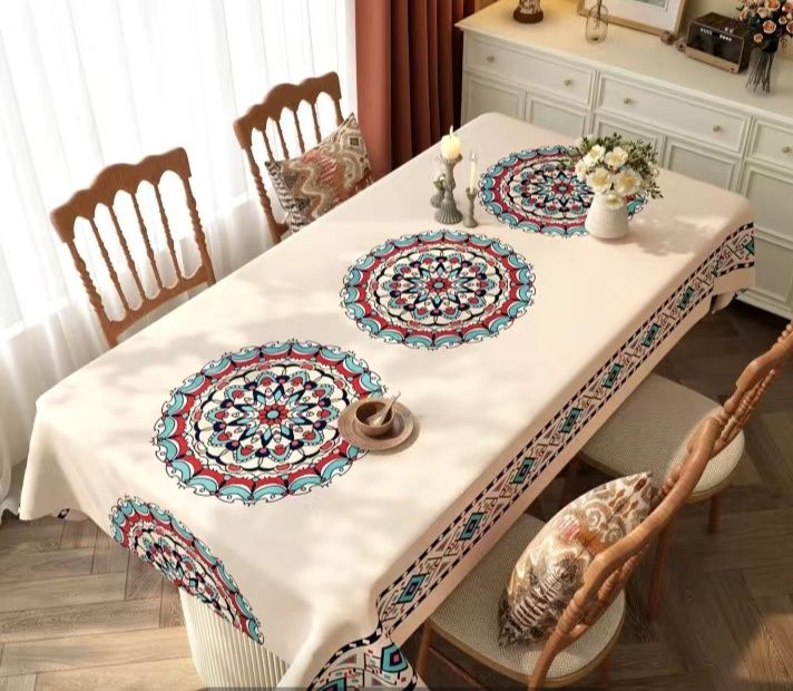 Скатерти новые новые.