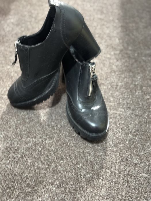 Продам ботильоны в хорошем состоянии