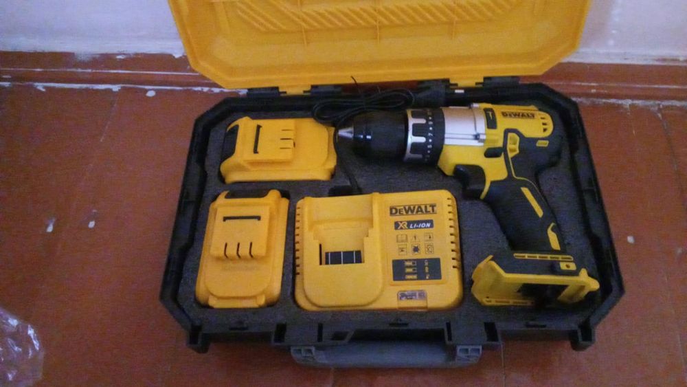 Болгарка DeWalt сетевой