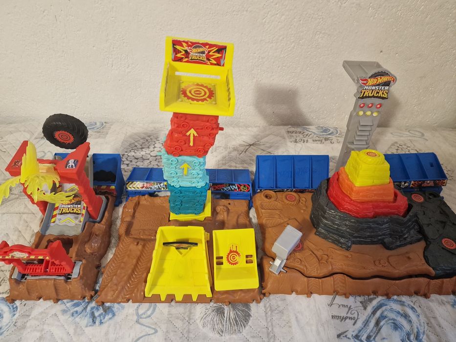 Hot Wheels писти
