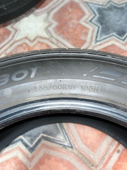 Шина шины 235/60/18
