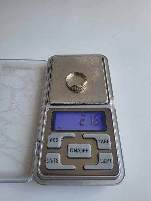 Inel dama din aur 14k 585 2.16grame, cu insertii de pietricele, elegant si frumos