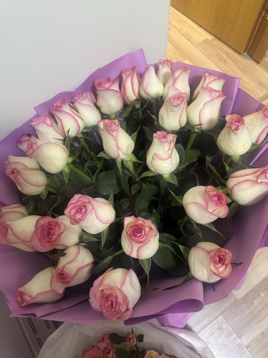 Продам большой букет из 33 роз
