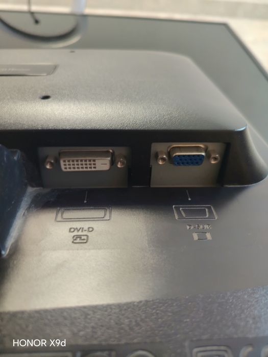 Монитор benq E700