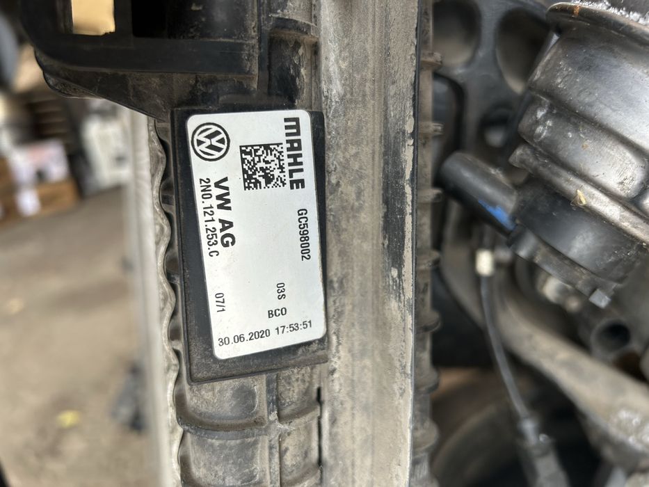 Продам радиатор crafter 2020