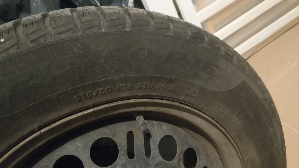 4 бр. зимни гуми Pirelli Sottozero + джанти 215/60 16 за Инсигния