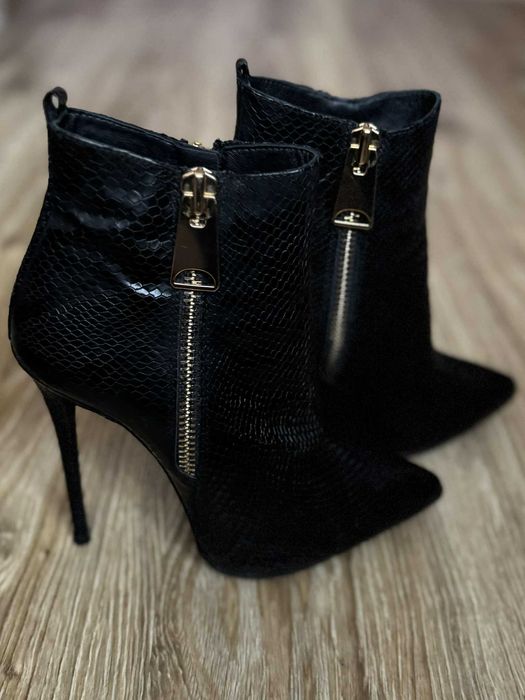 Боти PIER LUCCI, естествен лак, като нови. Коледна оферта: -15%