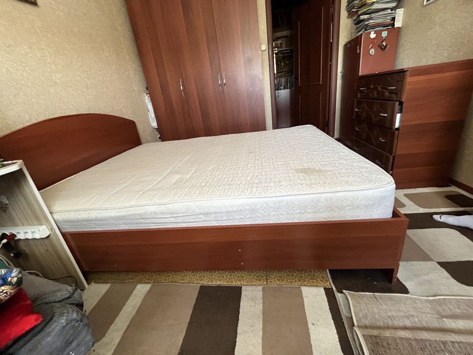 Спальная кровать