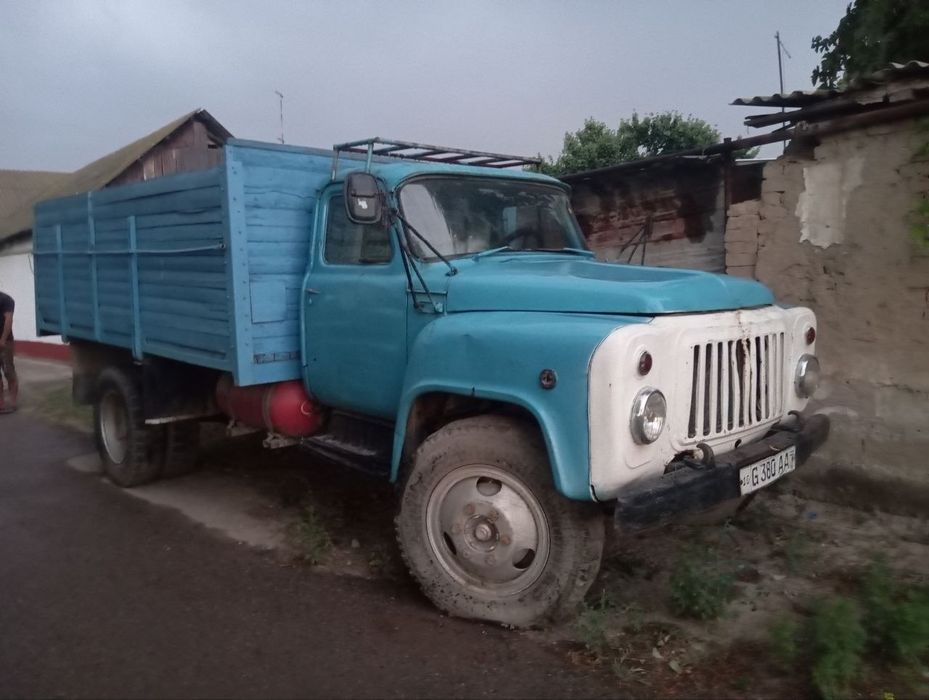 Gaz 53 sotiladi srochna