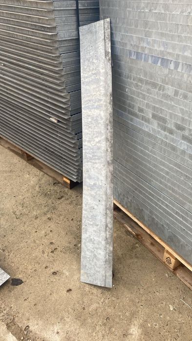 Grătare grilaje rigole și trepte zincate pentru scări metalice