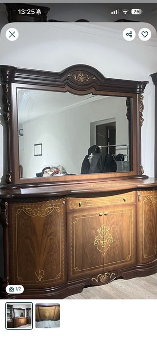 Комод с зеркалом для гостиной