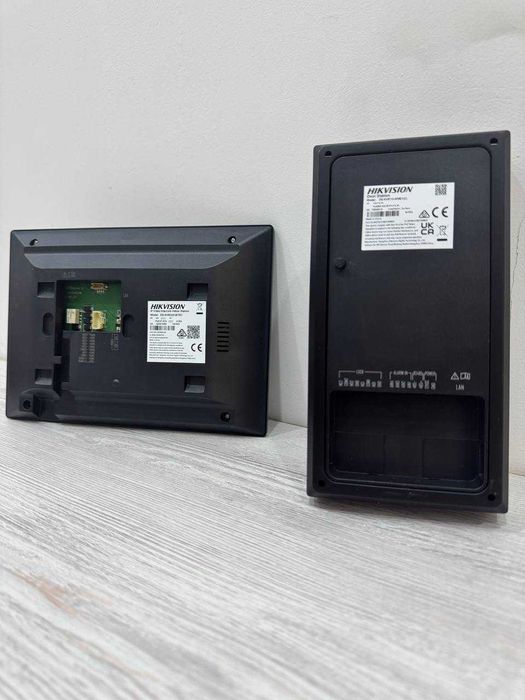 Домофон комплект Hikvision DS-KIS604-P (C)