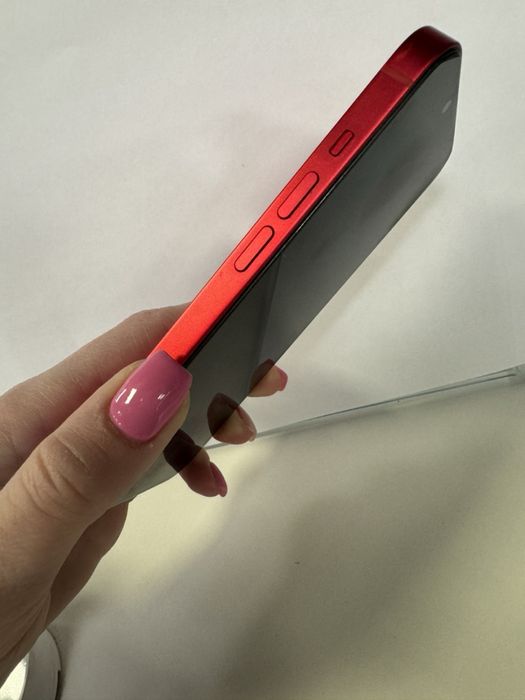 Iphone 14 128гб с 1г и 6м оставаща гаранция