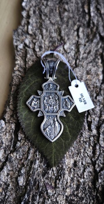 Сребърни медальони и кръстови 
Грамаж 1