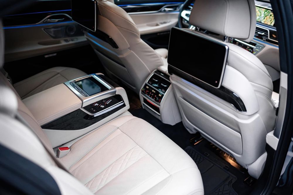 BMW seria 7/ 750i/Xdrive/ 450 hp/ M-PACK/ Bowers Wilkins/ Full