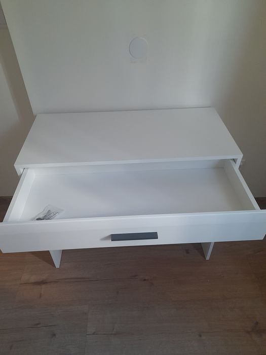 Тоалетка с огледало