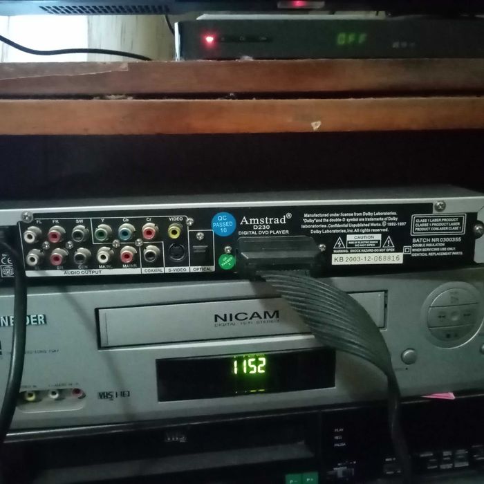 CD/DVD player Asmstad si Telesystem