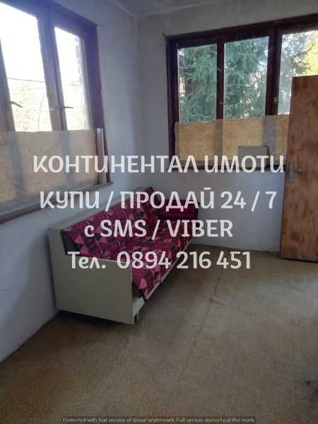 Двуетажна къща 140м2 с двор 600м2 на асфалт - код 61233