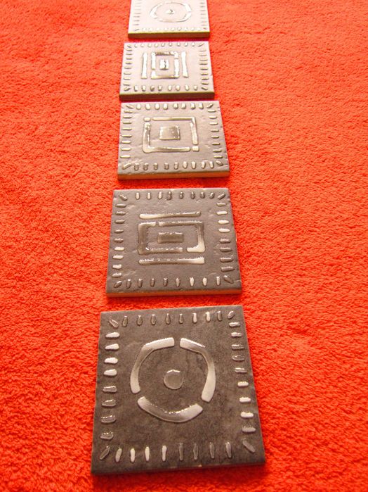 placi ceramice colectie lucrate manual figuri abstracte in relief