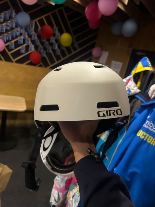 Шлем giro +оклей очки