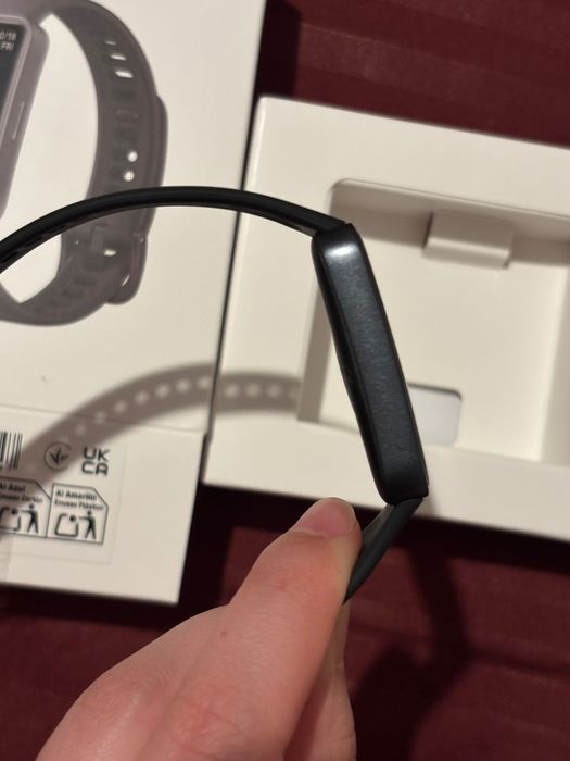Brățară fitness Huawei Band 10 – neagră, nefolosită în cutie