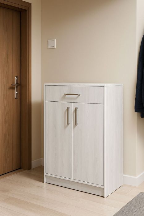 Kamod kiyimlar uchun shkaf obuvnitsa