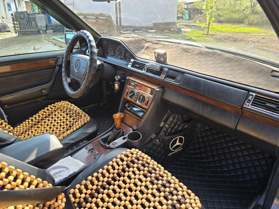 Продам Mercedes W124.