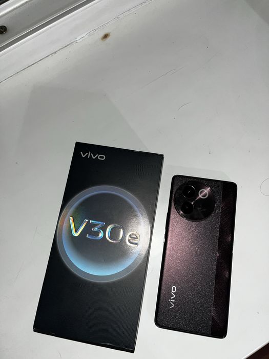 Продам Vivo v30 e 256гб