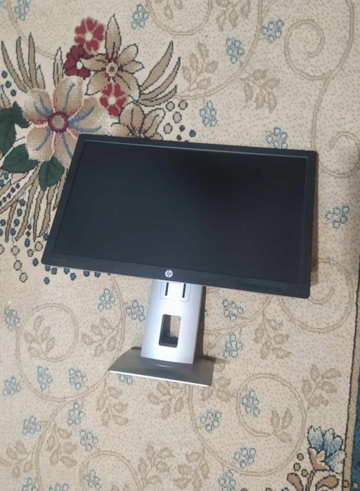 Монитор HP Е232 за компютър